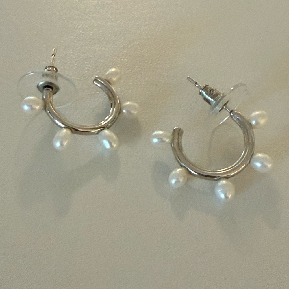 Kendra Scott Silver Pearl Hoop Earrings